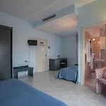 Eden Club Hotell 3*