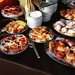 Eden Club Hotell 3*