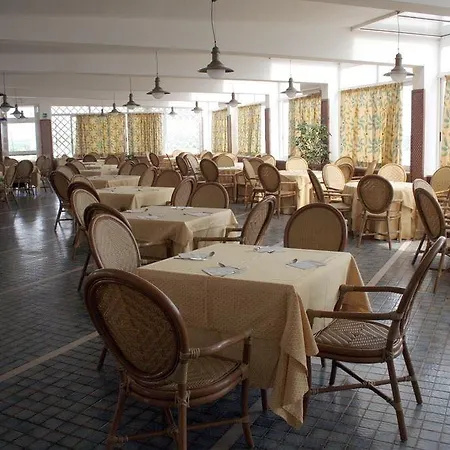 Eden Club 3*